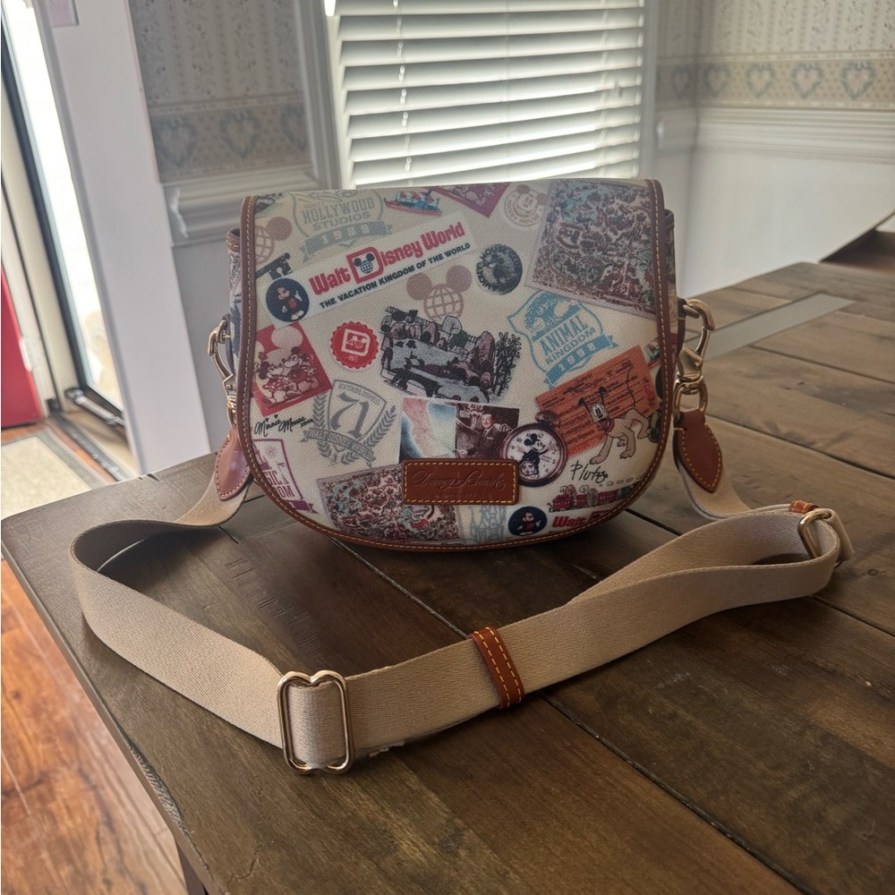 EUC Dooney and Bourke WDW 40th Anniversary Messenger Bag!